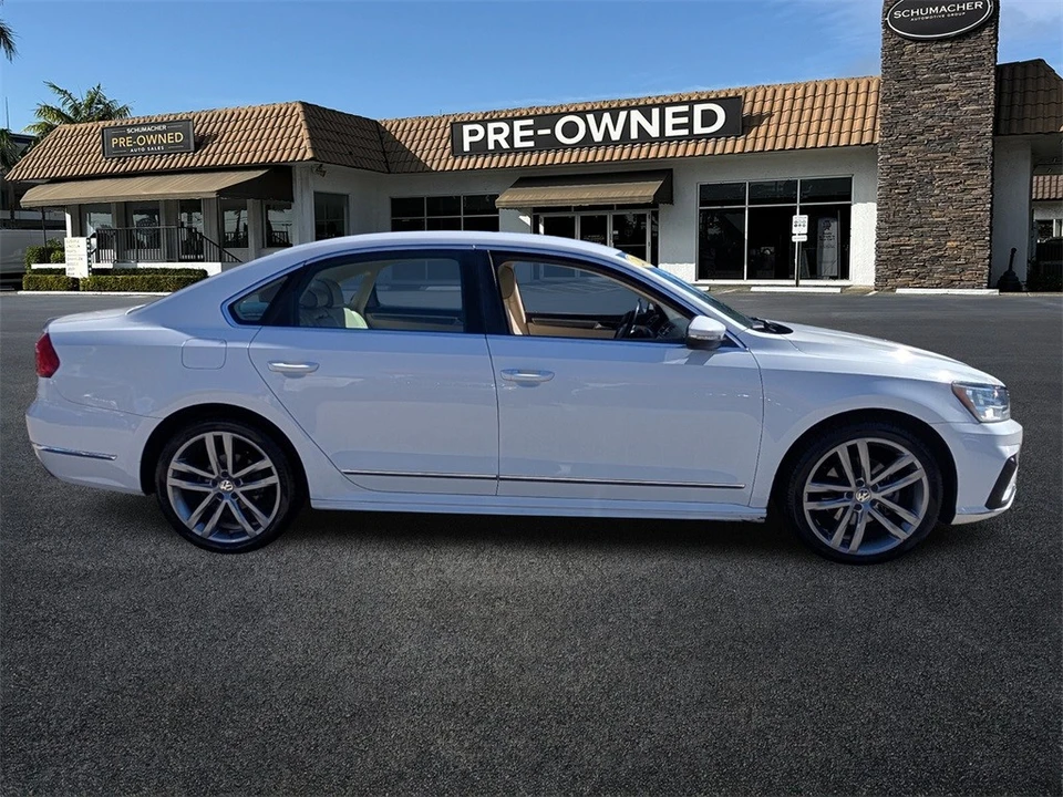 2016 Volkswagen Passat - Image 8 of 12