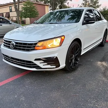 2016 Volkswagen Passat 1.8T R-Line Sedan 4D