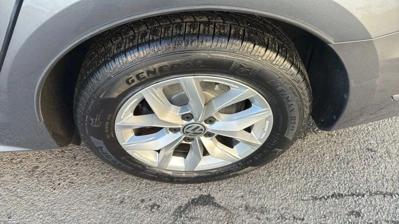 2016 Volkswagen Passat - Image 9 of 12