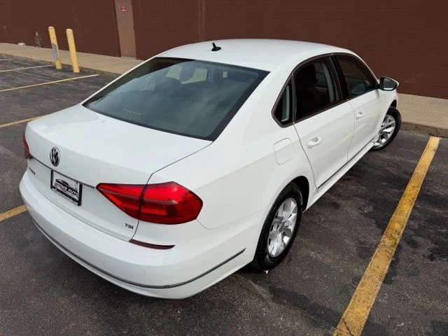 2016 Volkswagen Passat - Image 9 of 21