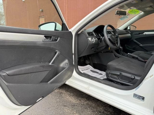 2016 Volkswagen Passat - Image 15 of 21