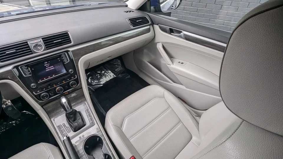 2016 Volkswagen Passat - Image 15 of 19
