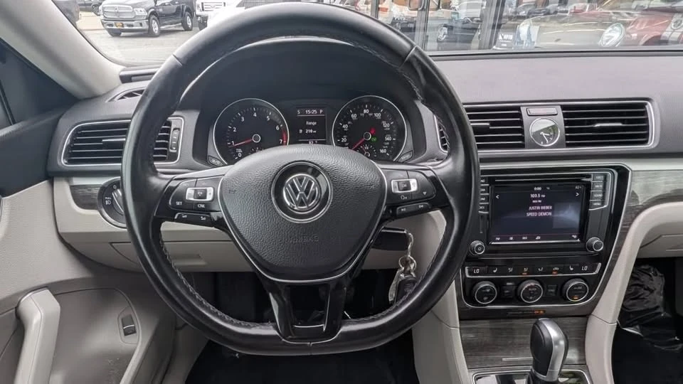2016 Volkswagen Passat - Image 16 of 19
