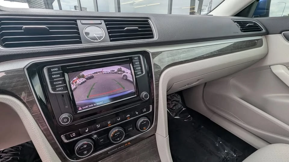2016 Volkswagen Passat - Image 17 of 19
