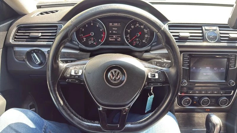 2016 Volkswagen Passat - Image 10 of 12