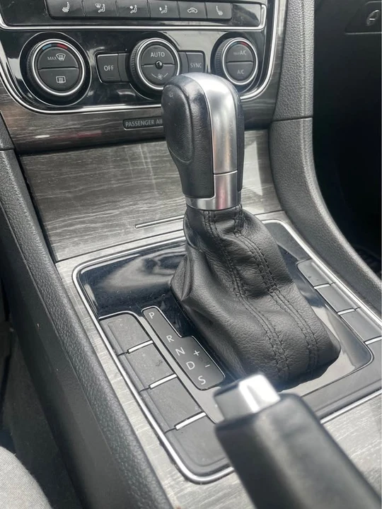 2016 Volkswagen Passat - Image 9 of 17