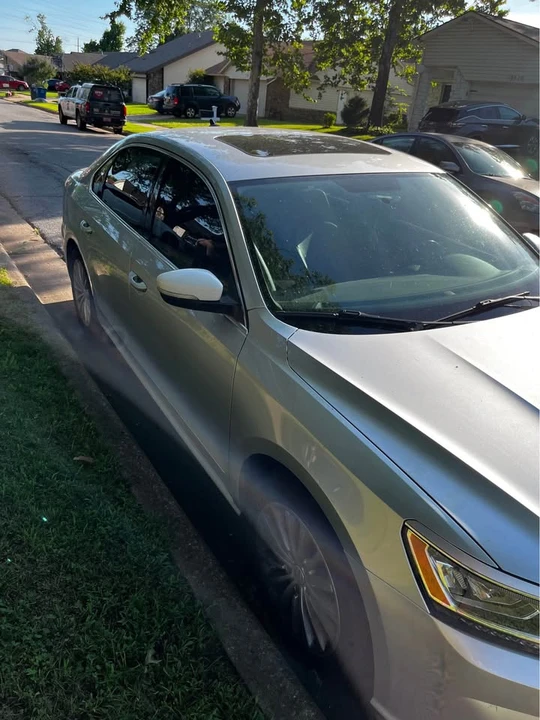 2016 Volkswagen Passat - Image 2 of 10