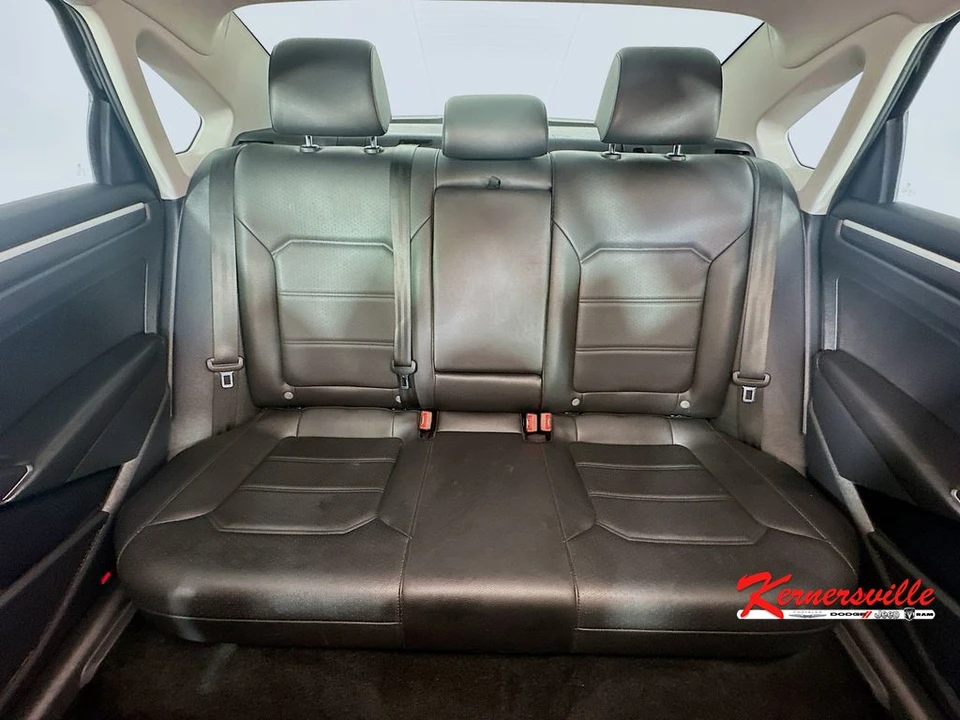 2016 Volkswagen Passat - Image 13 of 21