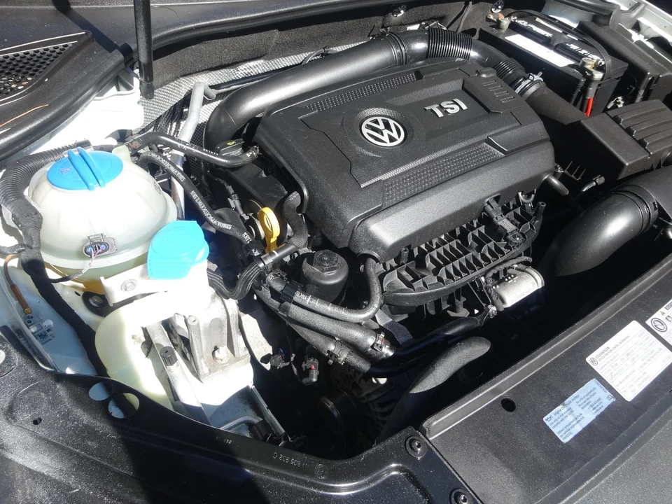 2016 Volkswagen Passat - Image 14 of 20