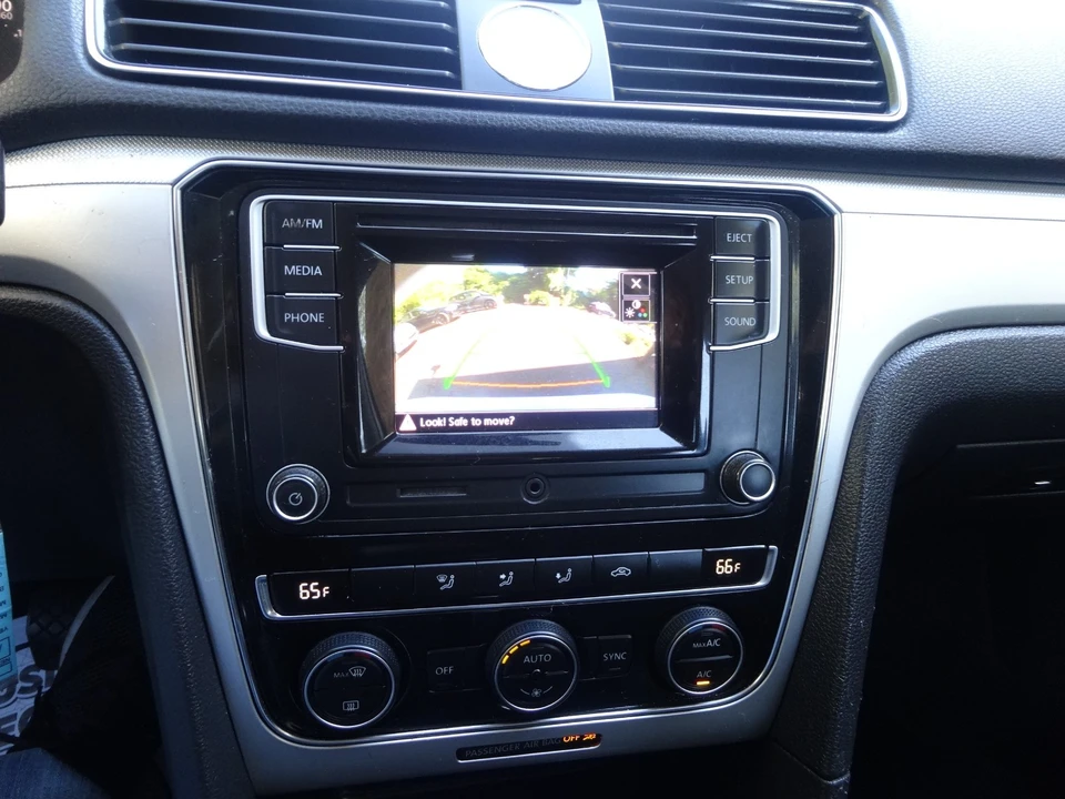 2016 Volkswagen Passat - Image 19 of 20