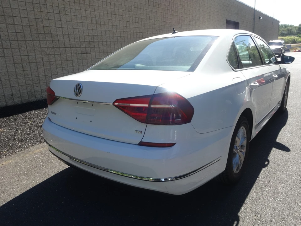 2016 Volkswagen Passat - Image 5 of 20