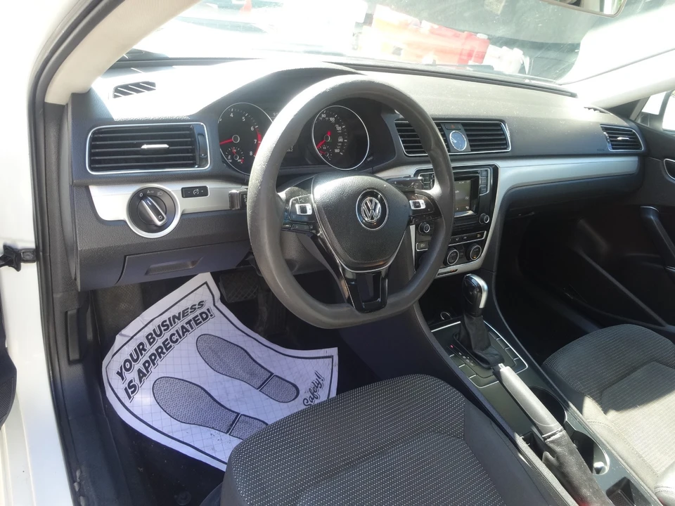 2016 Volkswagen Passat - Image 11 of 20