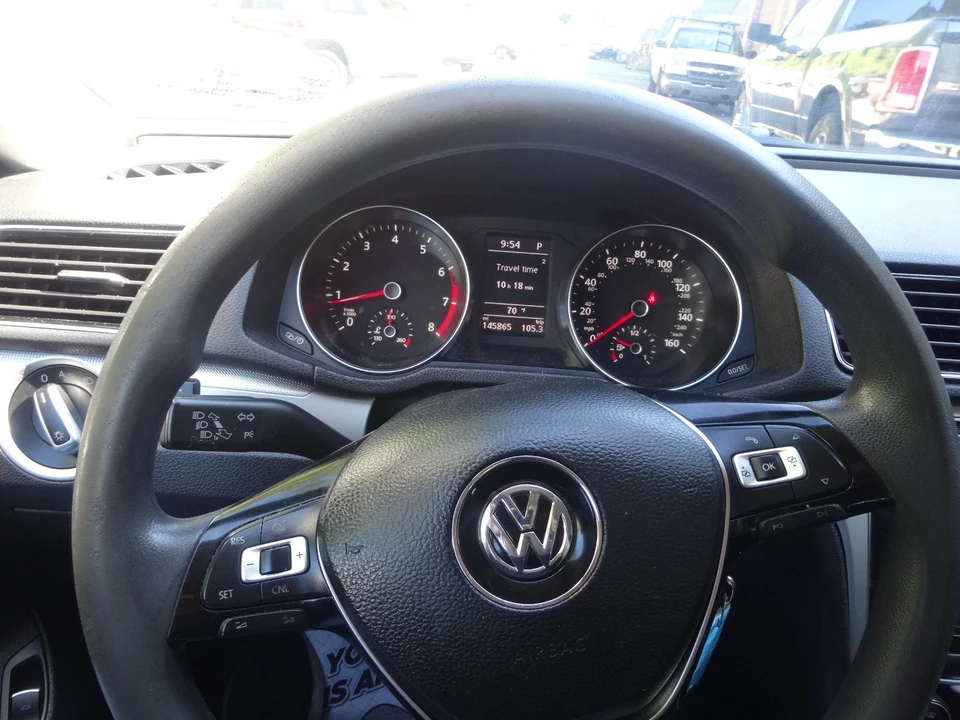 2016 Volkswagen Passat - Image 17 of 20