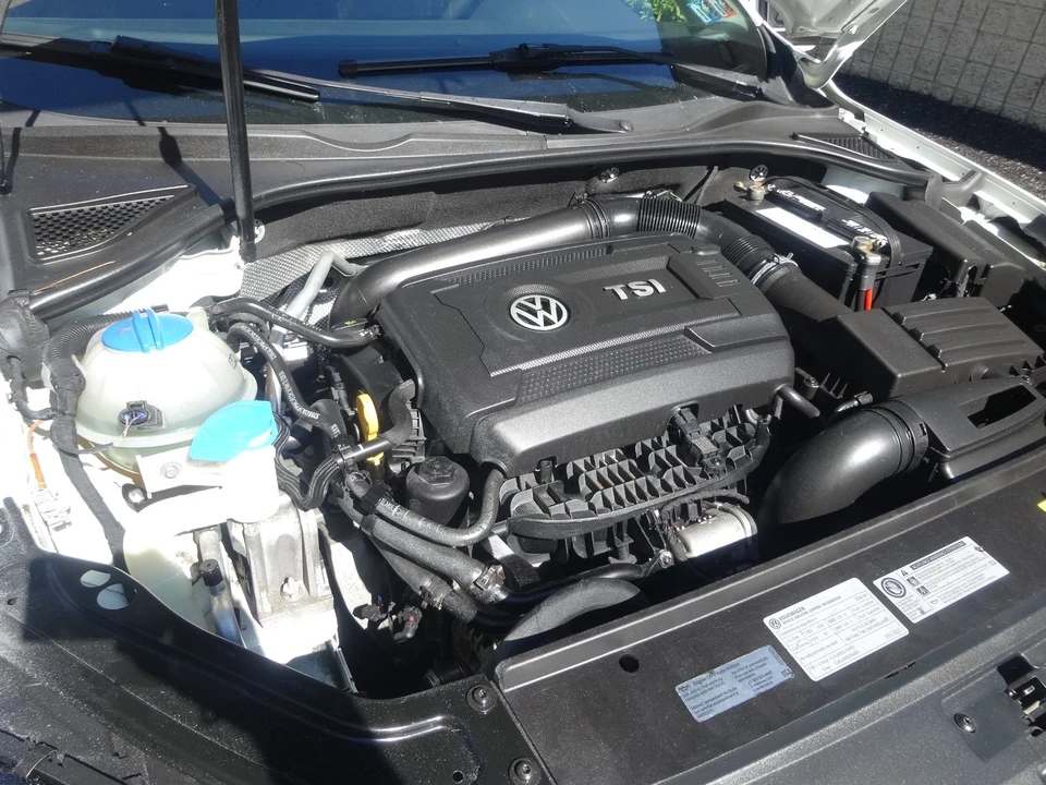 2016 Volkswagen Passat - Image 13 of 20