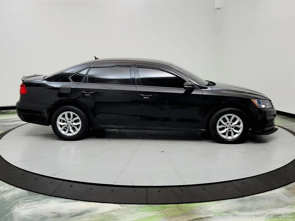 2016 Volkswagen Passat - Image 4 of 12