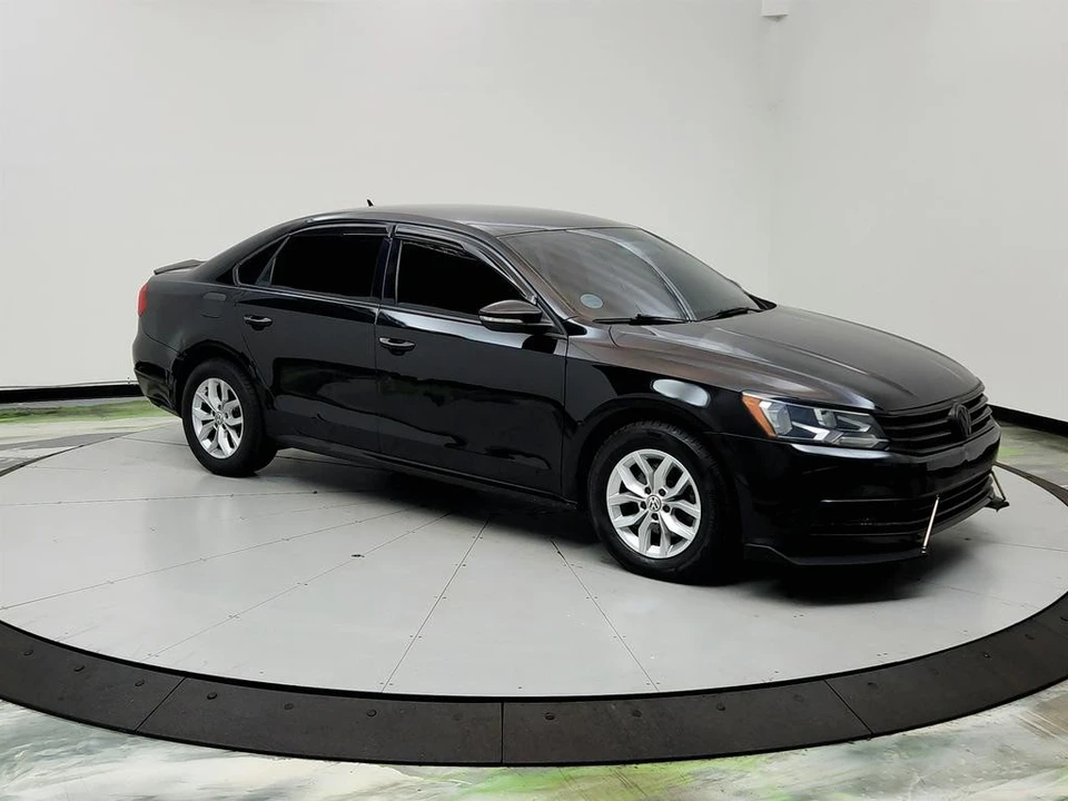 2016 Volkswagen Passat - Image 3 of 12
