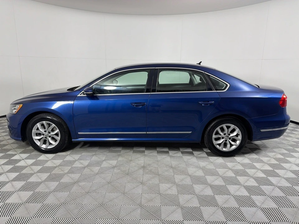2016 Volkswagen Passat - Image 8 of 21