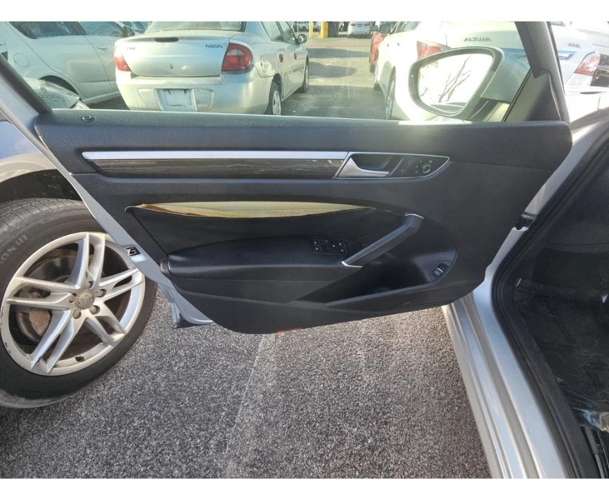 2016 Volkswagen Passat - Image 11 of 15