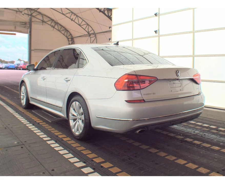 2016 Volkswagen Passat - Image 8 of 12