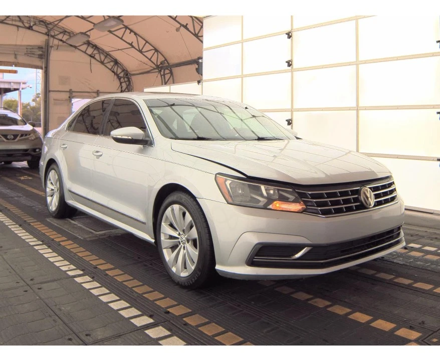 2016 Volkswagen Passat - Image 4 of 15