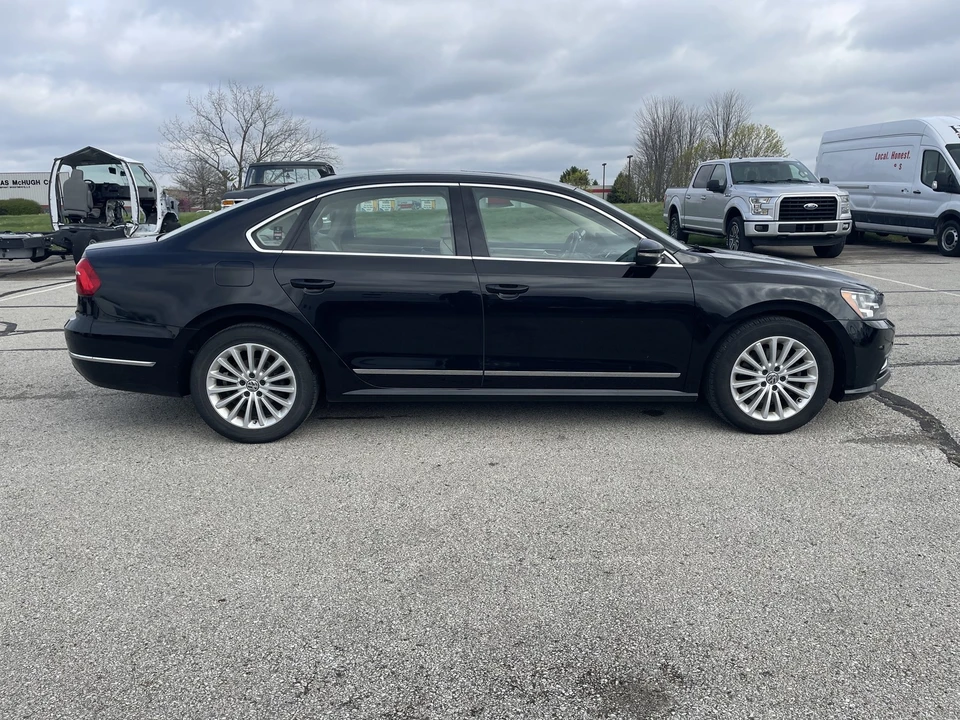 2016 Volkswagen Passat - Image 9 of 21