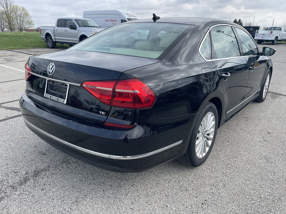2016 Volkswagen Passat - Image 8 of 21