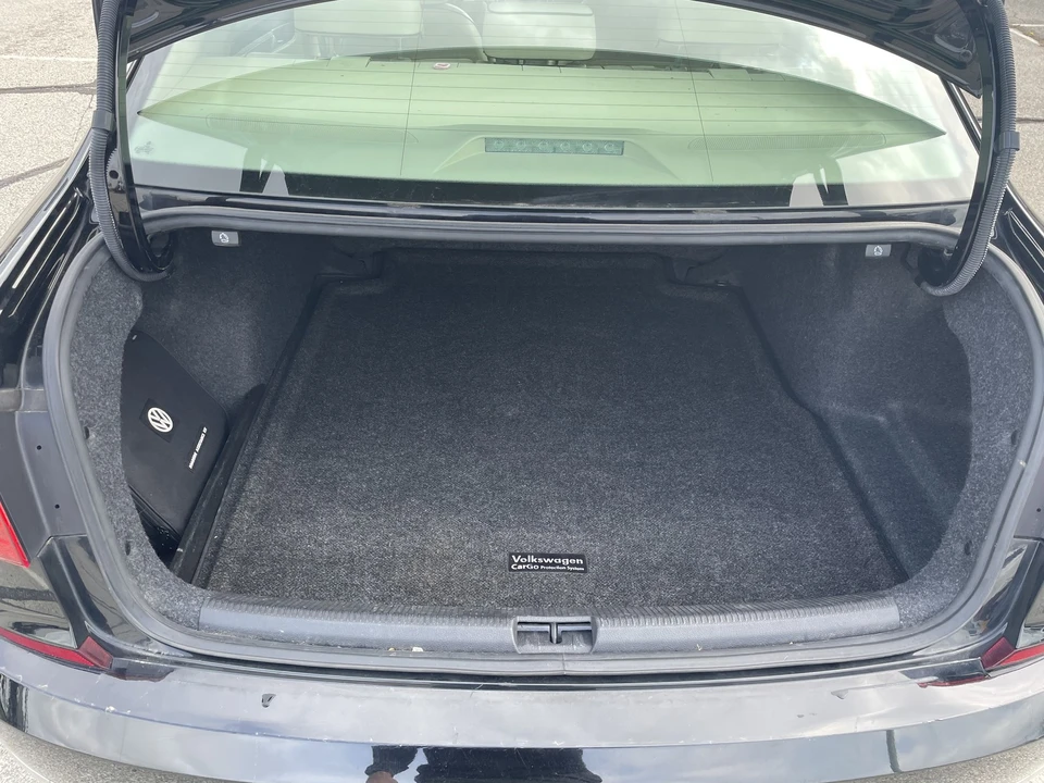 2016 Volkswagen Passat - Image 16 of 21