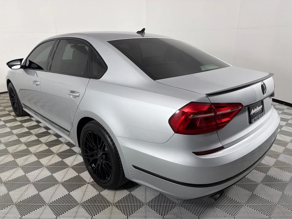 2016 Volkswagen Passat - Image 8 of 12