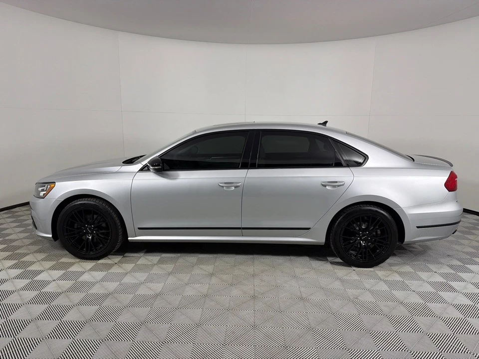 2016 Volkswagen Passat - Image 9 of 12