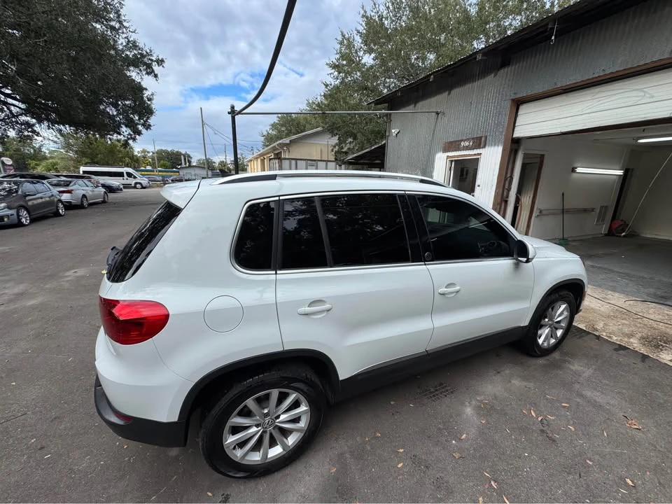 2016 Volkswagen Tiguan - Image 12 of 13