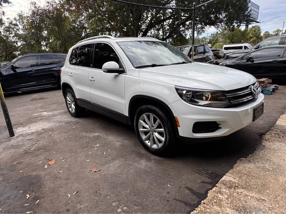 2016 Volkswagen Tiguan - Image 6 of 13
