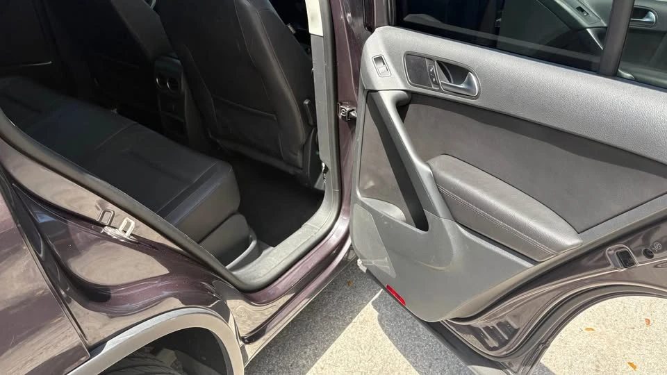 2016 Volkswagen Tiguan - Image 10 of 12