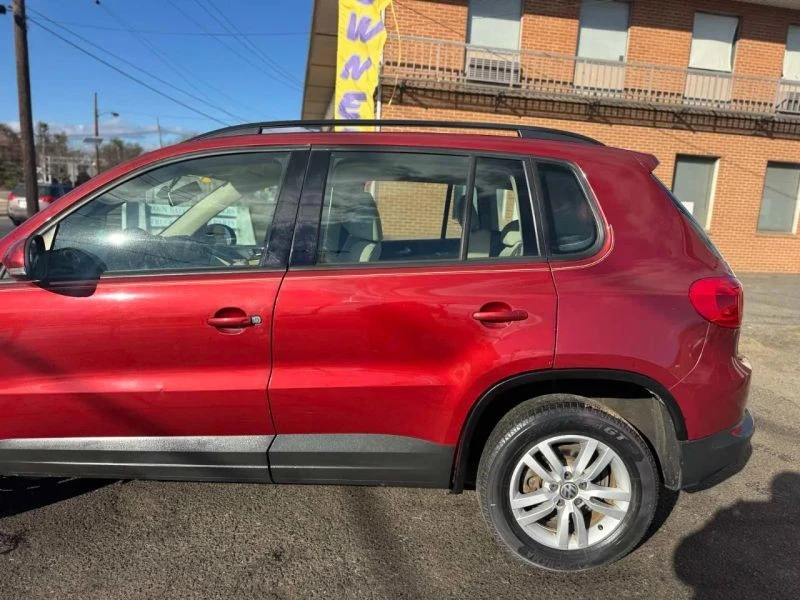 2016 Volkswagen Tiguan - Image 9 of 12