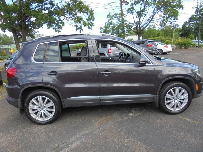 2016 Volkswagen Tiguan - Image 10 of 12