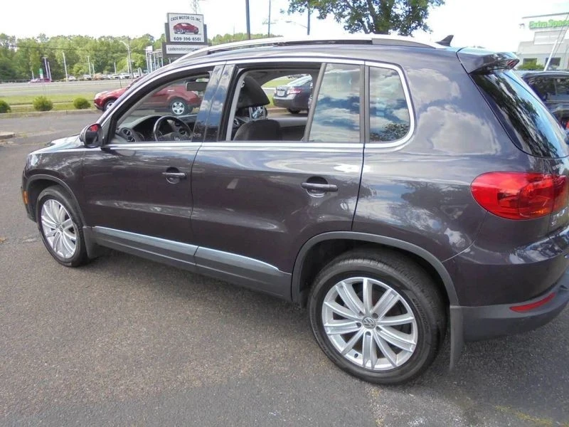 2016 Volkswagen Tiguan - Image 2 of 12