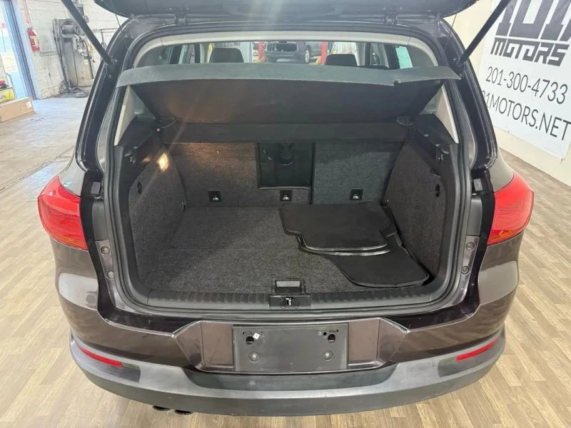 2016 Volkswagen Tiguan - Image 8 of 12