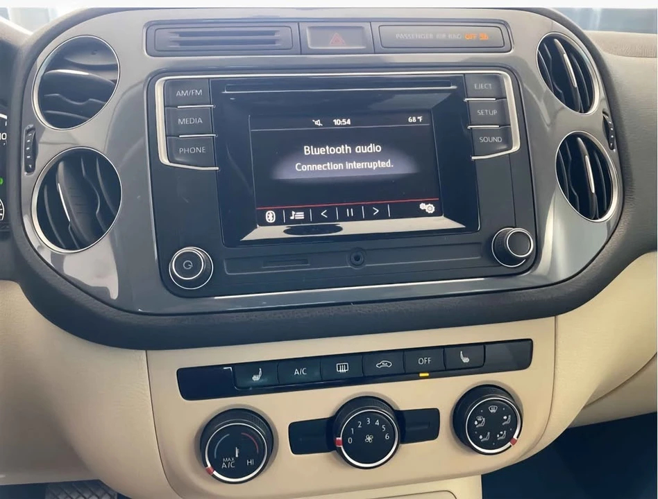 2016 Volkswagen Tiguan - Image 8 of 11