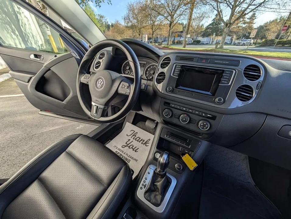 2016 Volkswagen Tiguan - Image 12 of 16