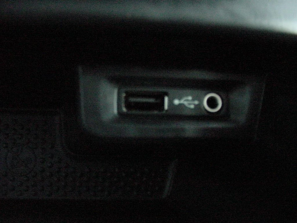 2016 Volkswagen Tiguan - Image 10 of 12