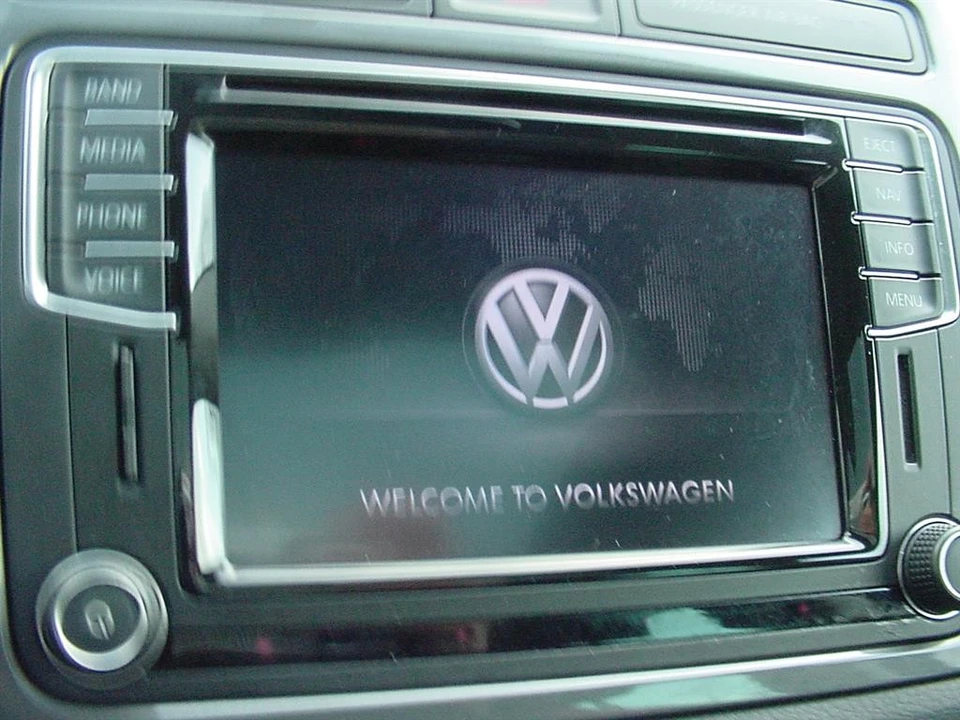 2016 Volkswagen Tiguan - Image 8 of 12