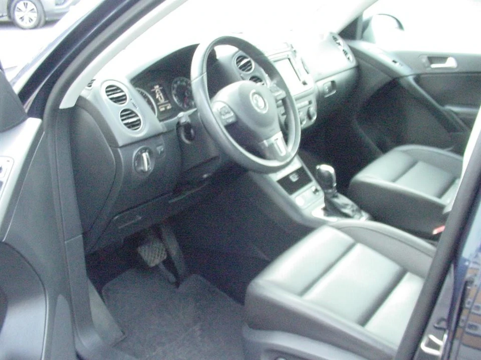 2016 Volkswagen Tiguan - Image 4 of 12