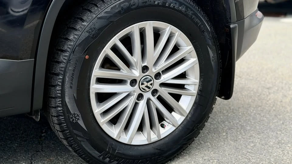 2016 Volkswagen Tiguan - Image 9 of 21