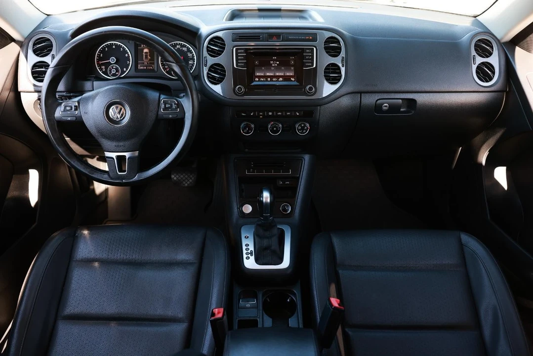 2016 Volkswagen Tiguan - Image 2 of 21