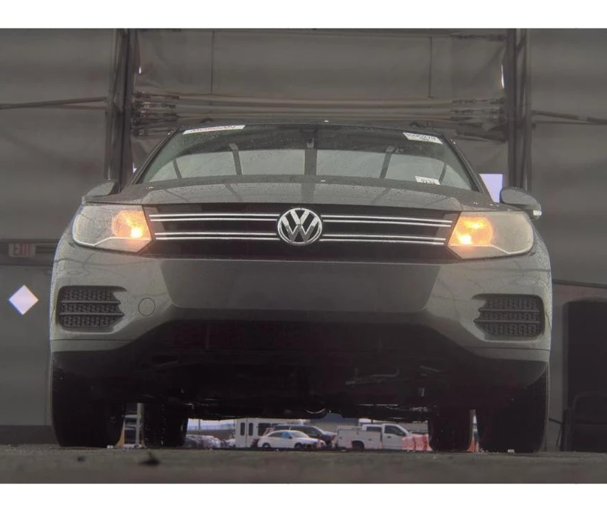 2016 Volkswagen Tiguan - Image 3 of 15