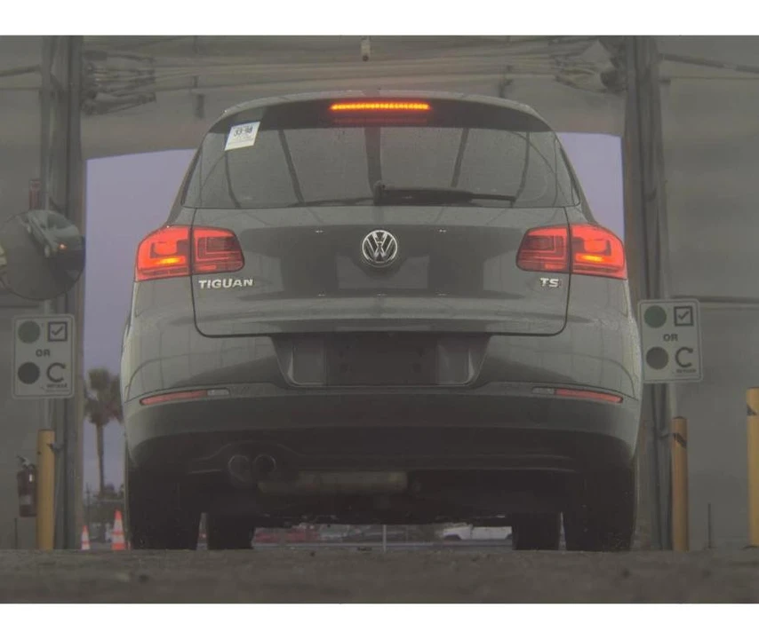 2016 Volkswagen Tiguan - Image 7 of 15