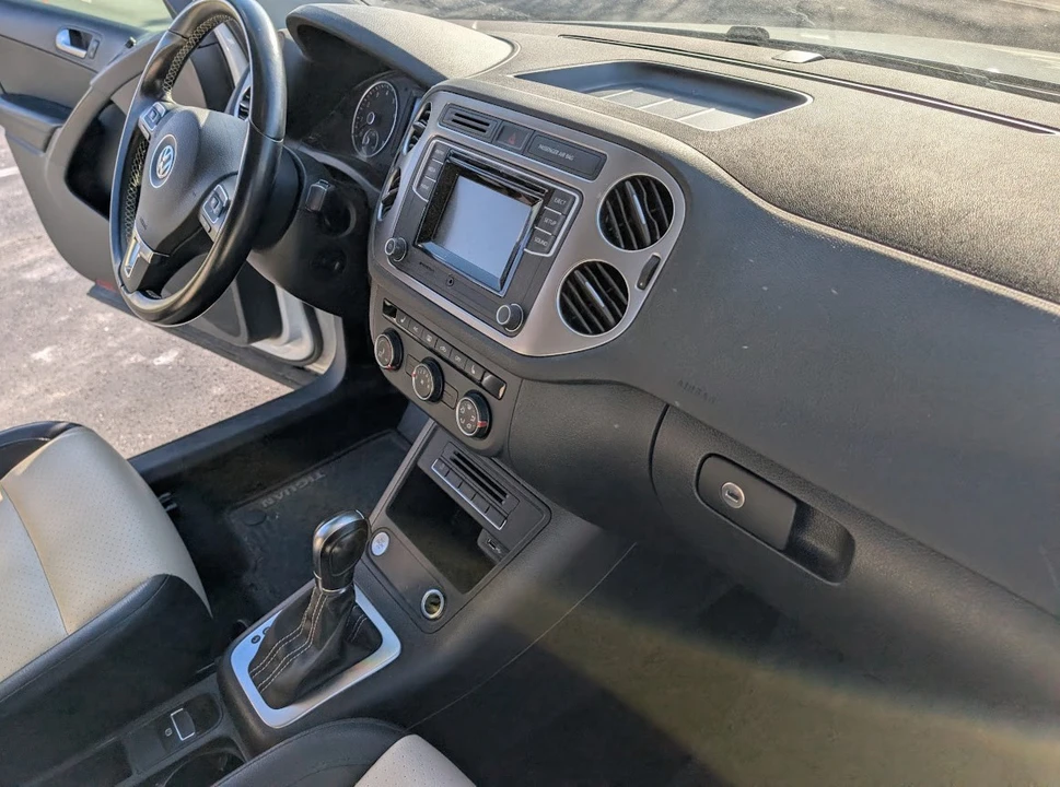 2016 Volkswagen Tiguan - Image 14 of 20