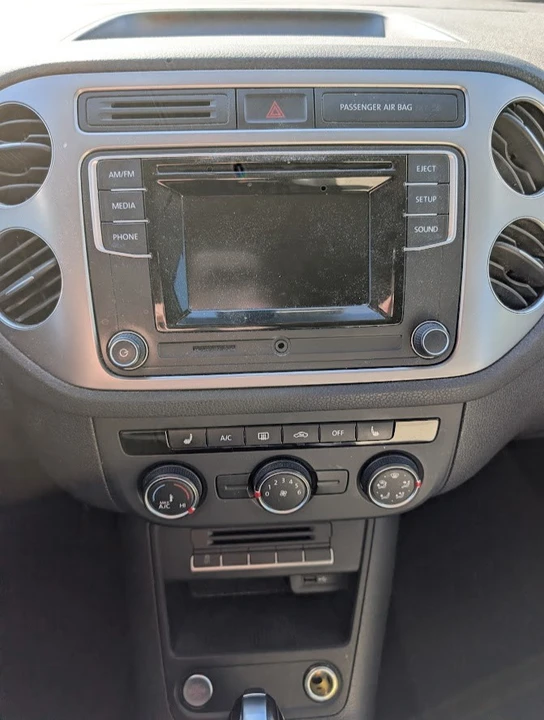 2016 Volkswagen Tiguan - Image 8 of 20