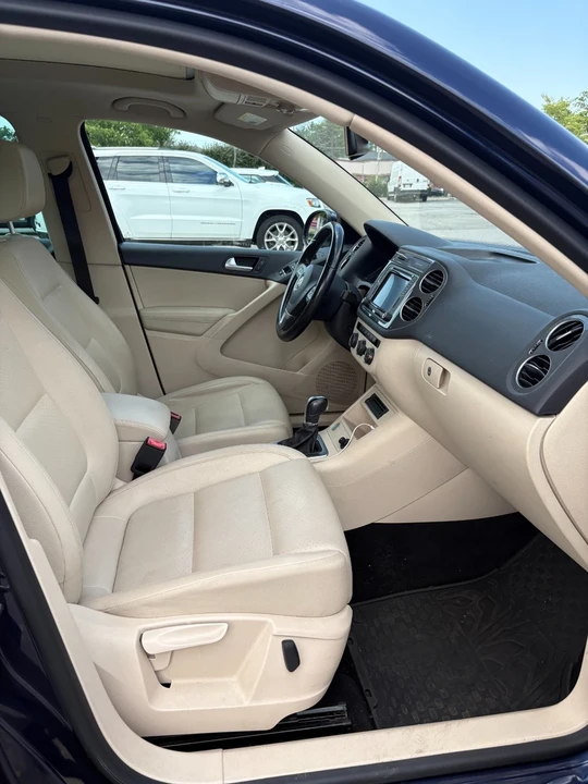 2016 Volkswagen Tiguan - Image 12 of 13