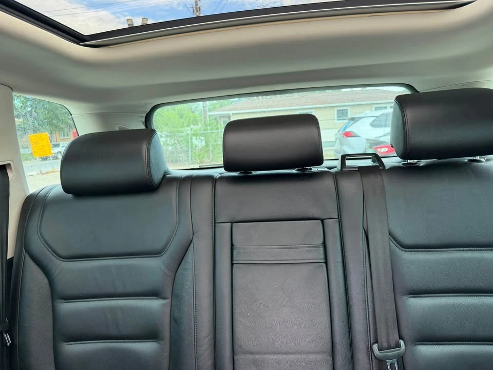 2016 Volkswagen Touareg - Image 11 of 12