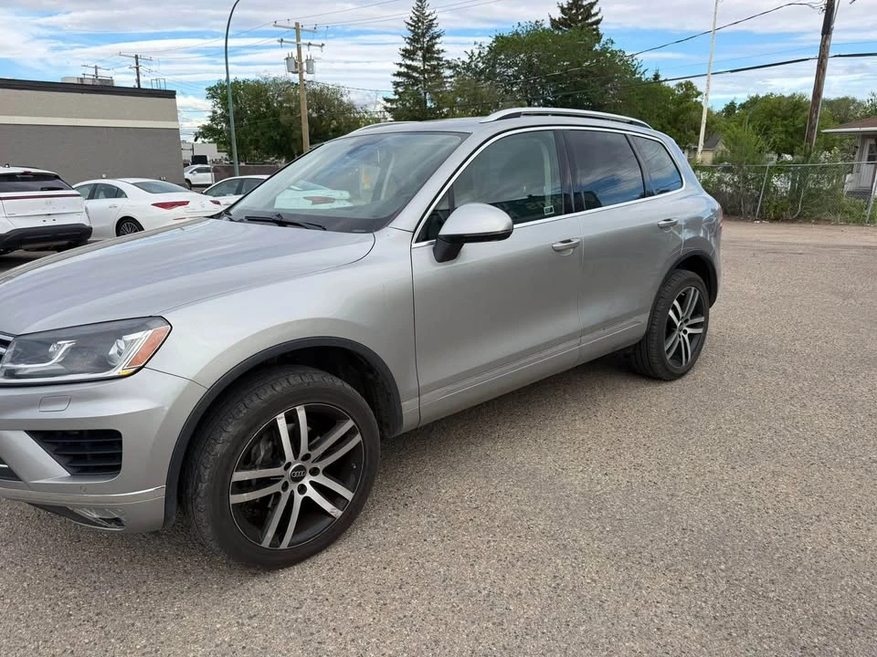 2016 Volkswagen Touareg - Image 5 of 12